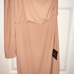 Off the shoulder Lulus dress